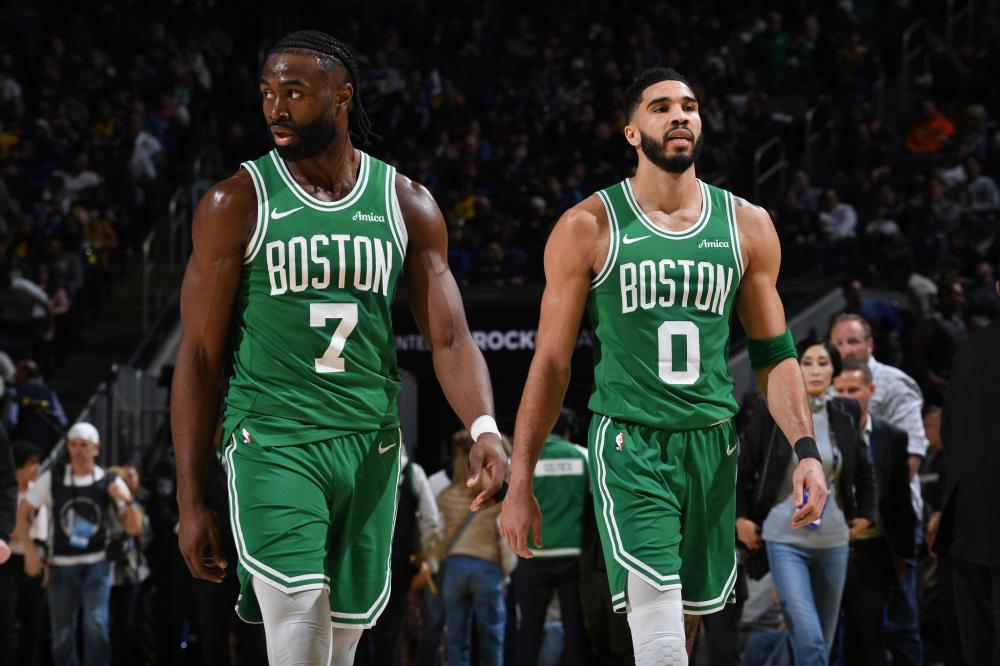 策他不断前 策他不断前