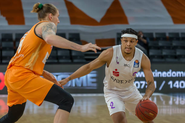 面临艰难时 面临艰难时