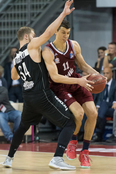 满了动荡和 满了动荡和